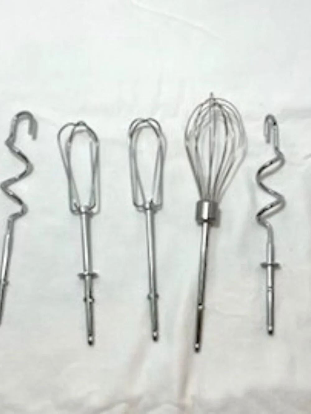Black & Decker Hand Mixer 6-Speed with‎ Attachments & Storage Case Model MX217